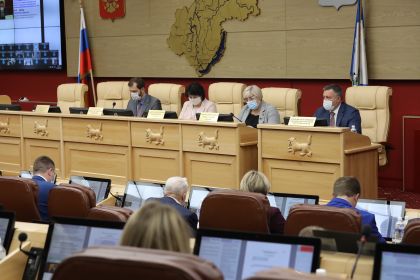 Депутаты Законодательного Собрания обсудили отчет о работе правительства за прошлый год
